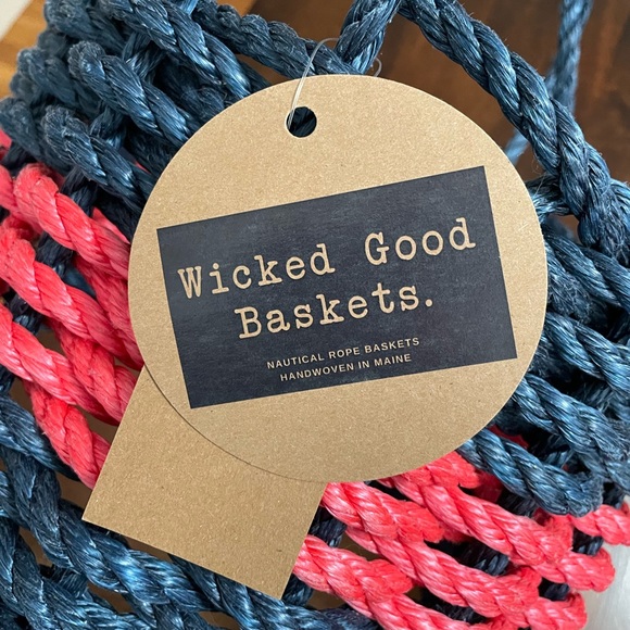 Wicked Good Lobster Rope Basket - Picture 3 of 4